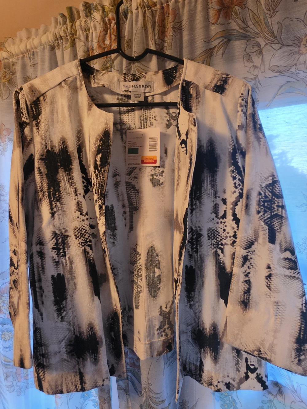 Sag Harbor Black and White Open-Front Abstract Print Jacket